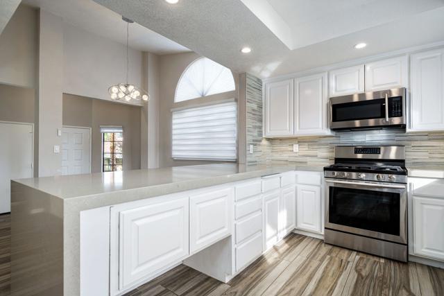 Image 31 of 50 For 46395 Ryway Place 9