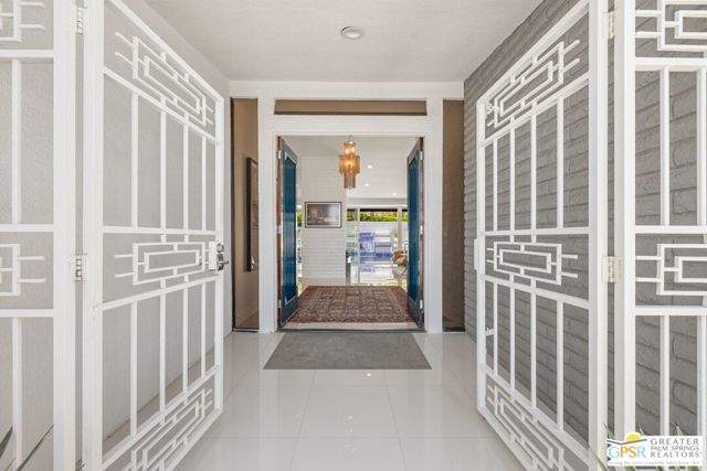 2087 S Toledo Avenue, Palm Springs, CA 92264