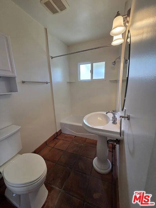 136 28th Street, Hermosa Beach, California 90254, 0 ,Residential Income,For Sale,28th,0,26874939