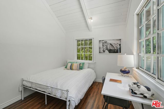 1527 Bainum Drive, Topanga CA: https://media.crmls.org/mediaz/52c8236a-6001-4797-93a5-a7de3e533020.jpg