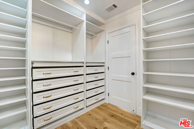 2506 Zorada Drive, Los Angeles CA: https://media.crmls.org/mediaz/52c83986-00a3-48f1-a51f-83a8788ddfd5.jpg