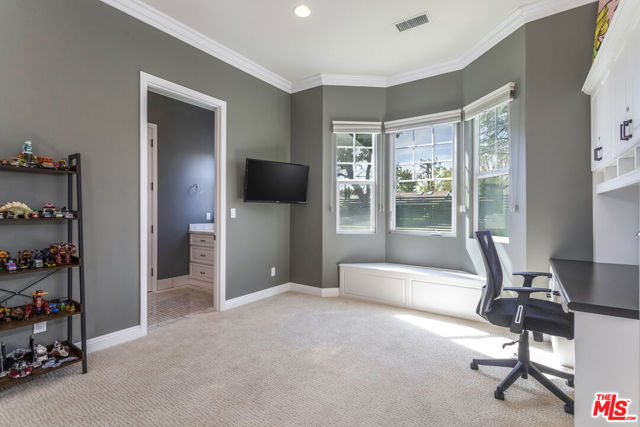 4728 Vesper Avenue, Sherman Oaks CA: https://media.crmls.org/mediaz/52c85866-1b90-4aa5-b6d9-9fab1dff216f.jpg