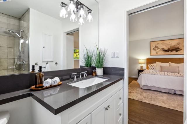 3134 Terry Ct, Castro Valley CA: https://media.crmls.org/mediaz/52c8d24b-72e3-41f2-a202-14efd0d161aa.jpg