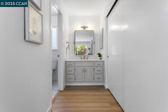 115 Saint Jean Ct, Danville CA: https://media.crmls.org/mediaz/52c8f615-359e-46fc-882b-d9ff63569bac.jpg