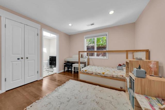 1024 Berkeley Avenue, Menlo Park CA: https://media.crmls.org/mediaz/52c90eb8-7afb-481a-8887-ece6838e13c5.jpg