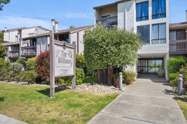 2101 Shoreline Drive, Alameda CA: https://media.crmls.org/mediaz/52c95321-9e85-40f6-a8e3-26362ac0e42b.jpg