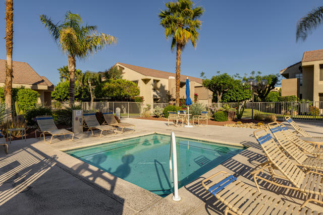 605 E Amado Road, Palm Springs CA: https://media.crmls.org/mediaz/52c98c35-6d6d-49ae-9858-764b5873b353.jpg