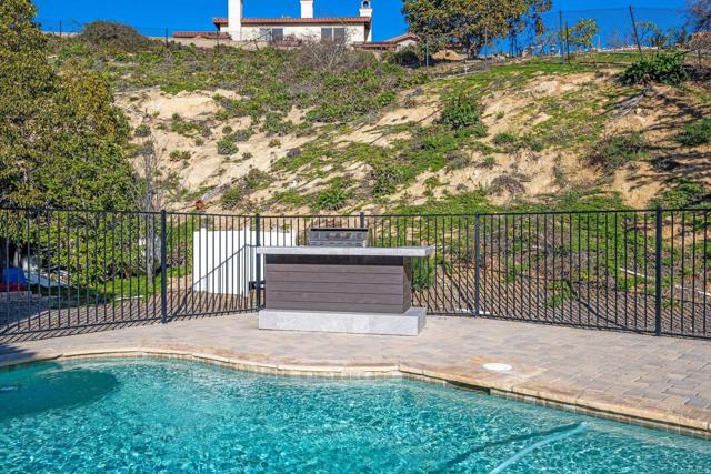 Detail Gallery Image 11 of 64 For 30809 Chateau Haut Briant, Bonsall,  CA 92003 - 4 Beds | 4/1 Baths