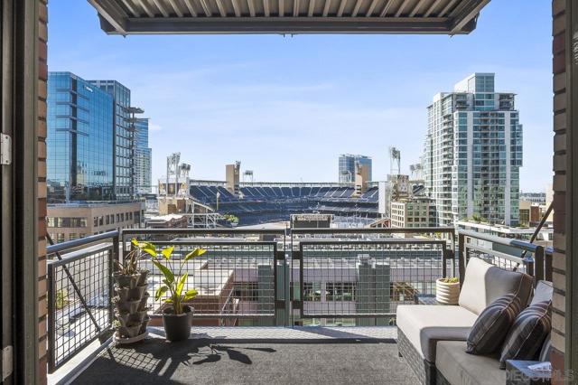 877 Island Ave, San Diego CA: https://media.crmls.org/mediaz/52c9fd2c-8915-4e61-9e1f-b5a782bb675f.jpg