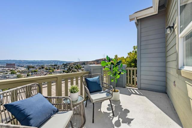 58 Pointe View Place, South San Francisco CA: https://media.crmls.org/mediaz/52cb2197-284b-4d9d-a06c-da0e7f9a3f48.jpg