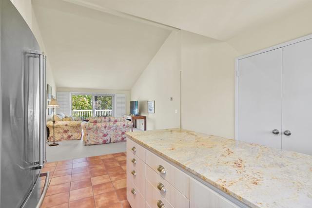 Detail Gallery Image 13 of 23 For 1982 Fairlee Dr, Encinitas,  CA 92024 - 2 Beds | 2 Baths