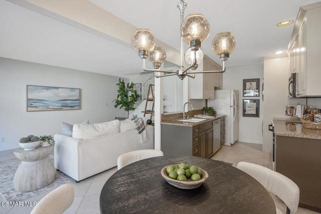 2864 Instone Court, Westlake Village CA: https://media.crmls.org/mediaz/52ccbe20-27e5-450d-bdca-2e1a0942588c.jpg
