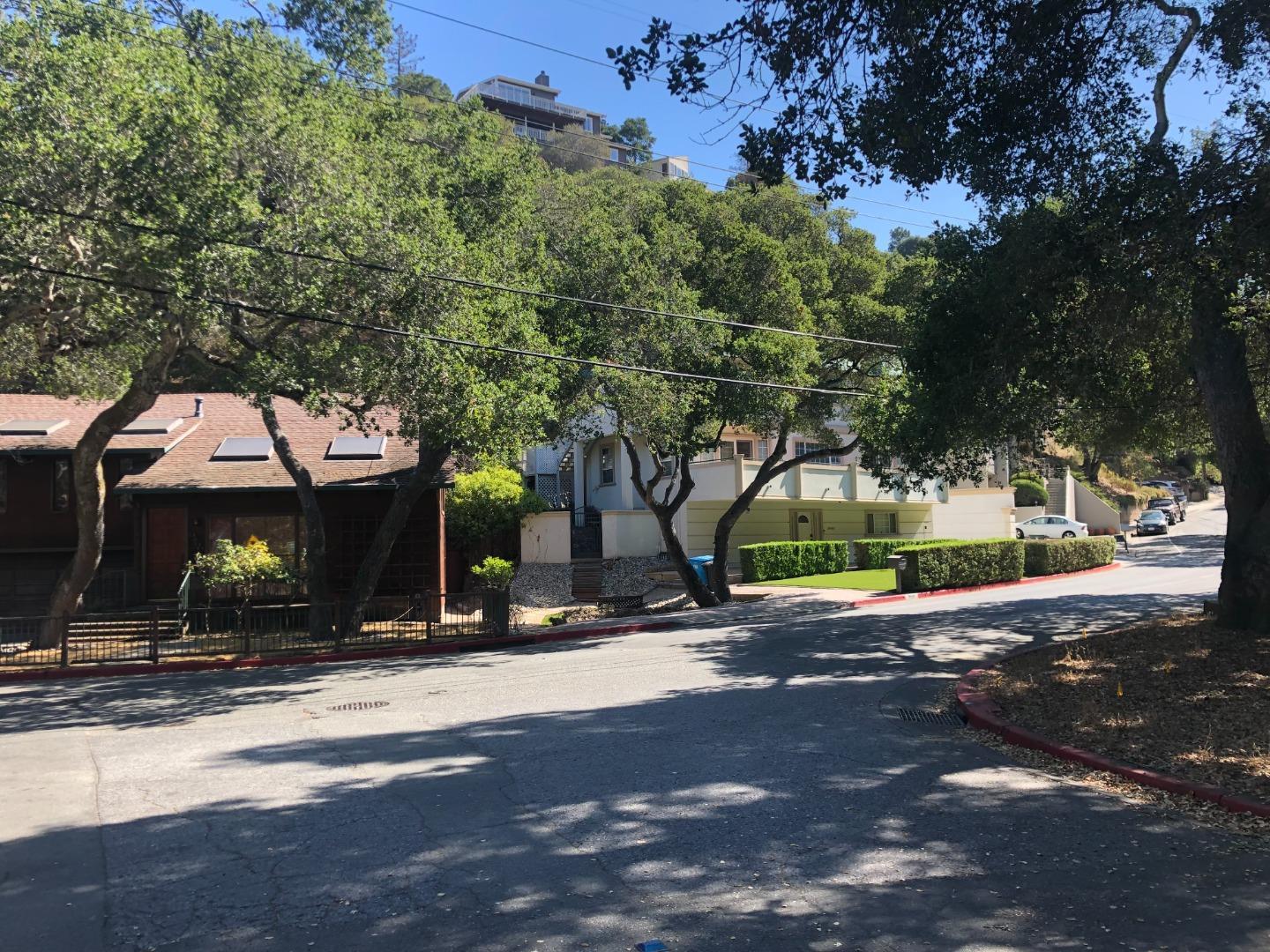 3041 San Juan Boulevard, Belmont CA: https://media.crmls.org/mediaz/52cce2ae-94c3-4132-95e2-164463a09e46