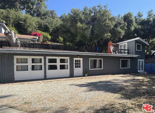 1710 Topanga Skyline, Topanga CA: https://media.crmls.org/mediaz/52cda20e-fdc0-443b-87f9-63617eab0720.jpg