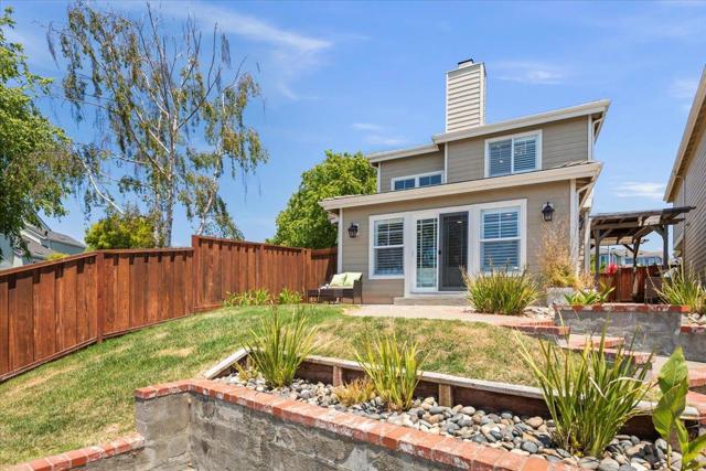 272 McDonnel Road, Alameda CA: https://media.crmls.org/mediaz/52ce678e-9e2a-401f-8003-057bfb5f2fdf.jpg
