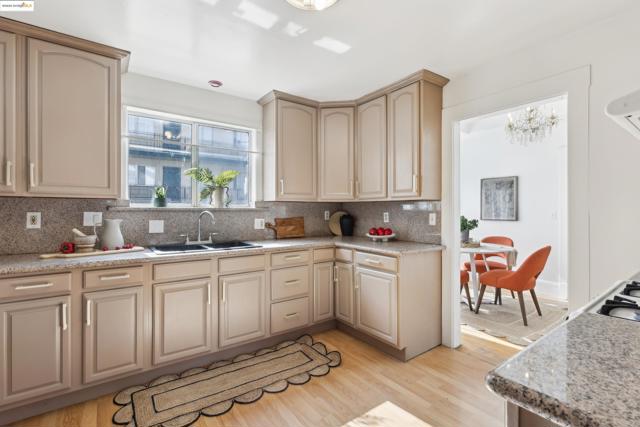 3064 E 15Th St, Oakland CA: https://media.crmls.org/mediaz/52cee2f7-4cd5-4116-b337-6e100d8ead2d.jpg