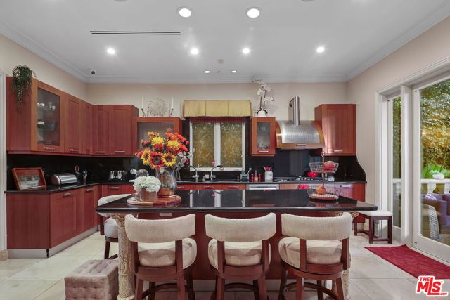 156 S Clark Drive, Beverly Hills CA: https://media.crmls.org/mediaz/52d0494c-7351-4cee-92c7-bd31166b535e.jpg