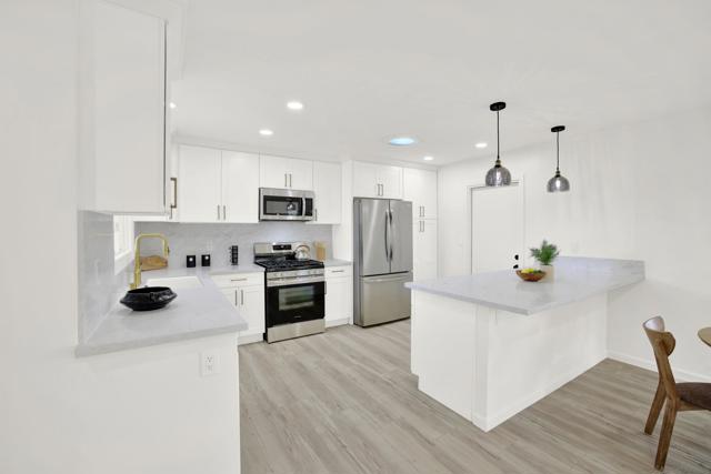 5403 Via Carancho, San Diego CA: https://media.crmls.org/mediaz/52d07906-c82e-480b-9686-33942c0f6652.jpg