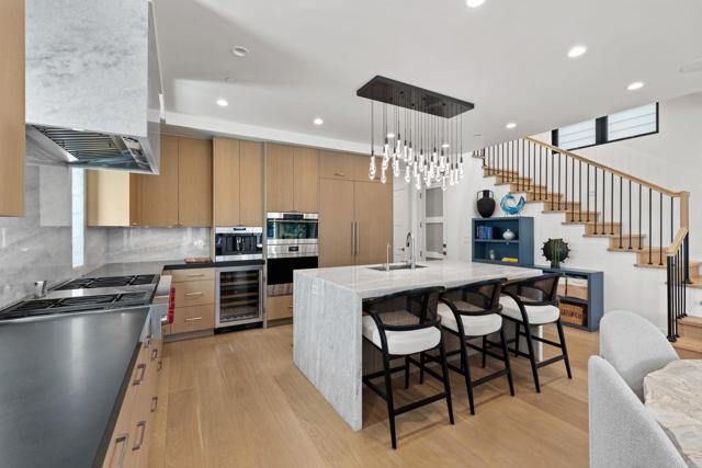 Detail Gallery Image 17 of 72 For 119 41st St, Newport Beach,  CA 92663 - 3 Beds | 5 Baths