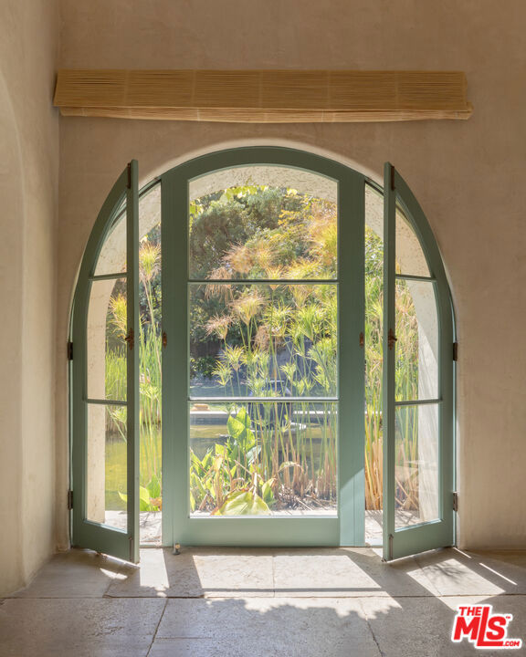 350 N Cliffwood Avenue, Los Angeles CA: https://media.crmls.org/mediaz/52d1390d-5e9a-4e2d-aea1-b267c4d1e59d.jpg