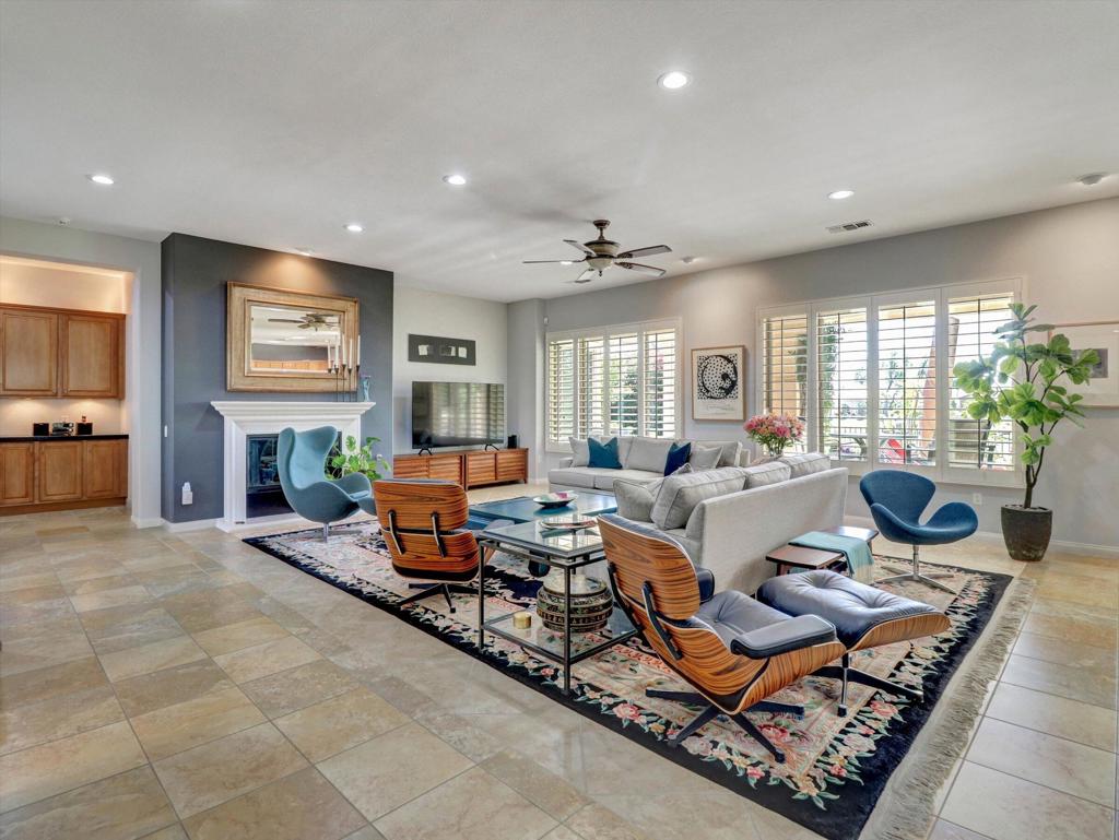 MLS #219138310DA image #2