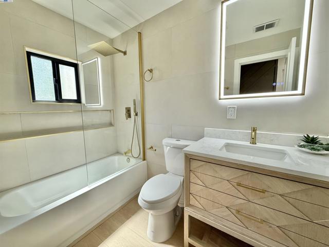 1926 Paseo Del Cajon, Pleasanton CA: https://media.crmls.org/mediaz/52d1b6e4-da88-44e1-ad4f-b5357eddb7c5.jpg