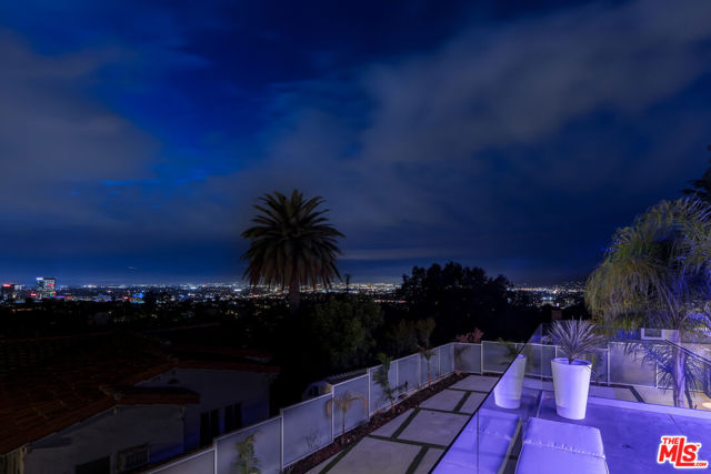 3490 Wonder View Place, Los Angeles CA: https://media.crmls.org/mediaz/52d1d81e-ee16-4d51-aa72-b2ae088f17bb.jpg
