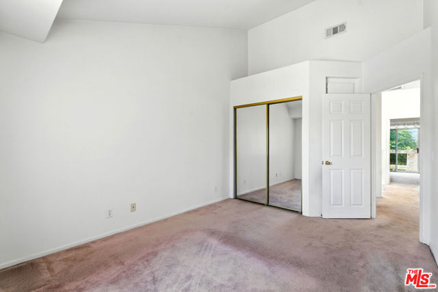 4044 Rosemead Boulevard, Pico Rivera CA: https://media.crmls.org/mediaz/52d1e33d-b1ba-4382-9c95-c16c7c7d113b.jpg