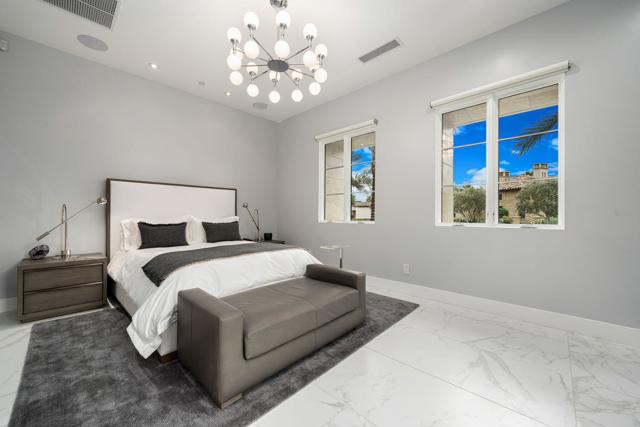 80840 Via Portofino, La Quinta CA: https://media.crmls.org/mediaz/52d22948-2040-4ba5-8bc8-1d7aaf7b2f70.jpg