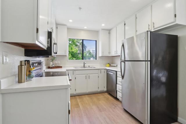 145 Albacore Lane, Foster City CA: https://media.crmls.org/mediaz/52d25b1c-8638-44c9-95a3-e892e5879af1.jpg