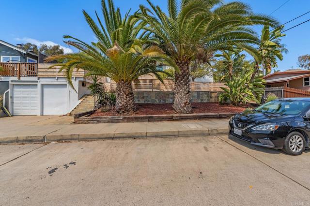 3164 Elm st, San Diego CA: https://media.crmls.org/mediaz/52d2842f-a678-4eb8-a3b7-66b30830e919.jpg