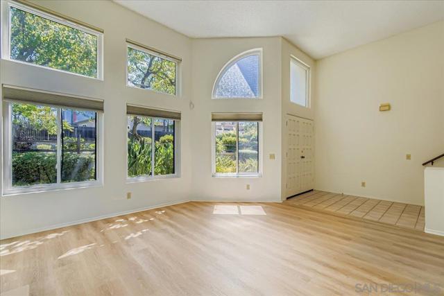 8896 Highwood Drive, San Diego CA: https://media.crmls.org/mediaz/52d28f27-7e5f-4062-b57d-ab57d51ecf67.jpg