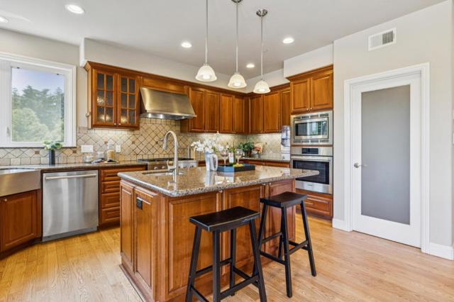 23583 Summit Road, Los Gatos CA: https://media.crmls.org/mediaz/52d298ee-7110-4223-a489-3210fae9e275.jpg