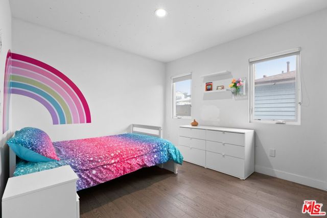 8107 Yorktown Avenue, Los Angeles CA: https://media.crmls.org/mediaz/52d35e9d-611b-4a95-8b7c-fb5b35cb703b.jpg