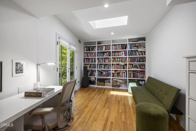 Detail Gallery Image 39 of 47 For 3551 Dixie Canyon Pl, Los Angeles,  CA 91423 - 4 Beds | 3/1 Baths