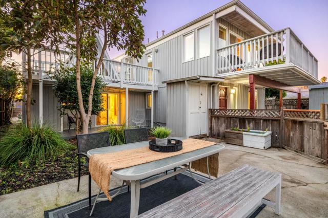 360 36th Avenue, Santa Cruz CA: https://media.crmls.org/mediaz/52d43086-417b-4c6e-af55-fbb8e98faaea.jpg