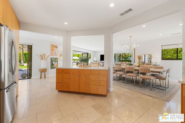 290 W Lilliana Drive, Palm Springs CA: https://media.crmls.org/mediaz/52d4414b-0f7d-4632-b0c1-326309b2a6e7.jpg