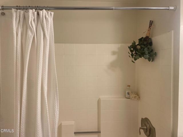 644 Orwell Lane, Ventura CA: https://media.crmls.org/mediaz/52d46ea1-0a90-4cb1-a9d8-bcb703402f40.jpg