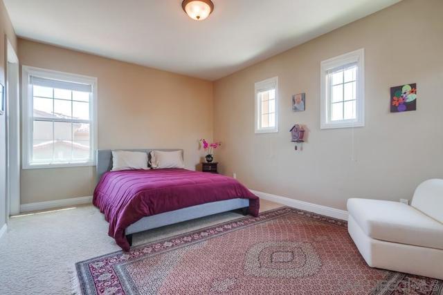 15609 Hayden Lake Place, San Diego CA: https://media.crmls.org/mediaz/52d49239-c9d9-4b58-9446-eb1c0941c6c6.jpg