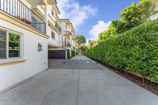 418 Fairview Avenue, Arcadia CA: https://media.crmls.org/mediaz/52d4d089-2dc3-447f-94bb-1f80539fcaef.jpg