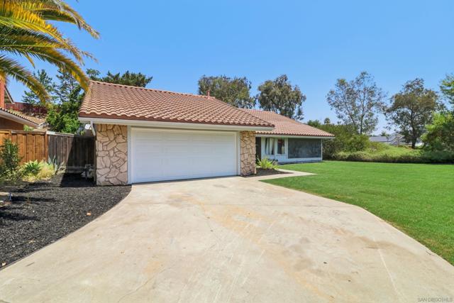 13010 Pomard Way, Poway CA: https://media.crmls.org/mediaz/52d4f21b-057b-47c7-8e70-627694132114.jpg