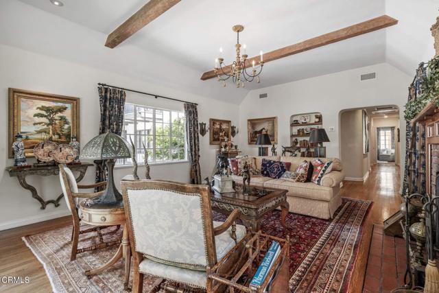 110 Glen Summer Road, Pasadena CA: https://media.crmls.org/mediaz/52d4f6e3-601a-45ee-9dcd-b2e0a48be15b.jpg