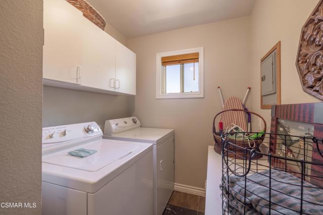852 Cameron Drive, Big Bear CA: https://media.crmls.org/mediaz/52d5454b-a535-4a58-93ce-72252991360d.jpg