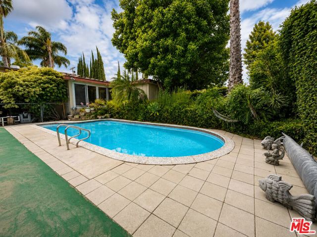13523 Hartland Street photo 38