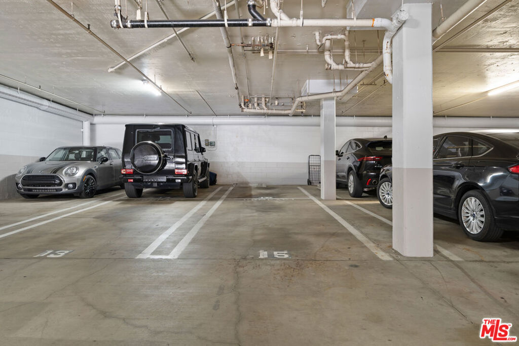 https://media.crmls.org/mediaz/52d624fd-fc54-49b9-9b66-0a7647cae8ef.jpg?preset=X-Large