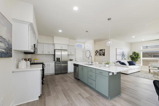 73363 Desert Greens Dr N, Palm Desert CA: https://media.crmls.org/mediaz/52d64a63-c223-4976-9177-397353324d8e.jpg