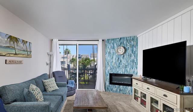 999 N Pacific St, Oceanside CA: https://media.crmls.org/mediaz/52d6e2a9-4a0e-4da6-8429-800e01c903c7.jpg