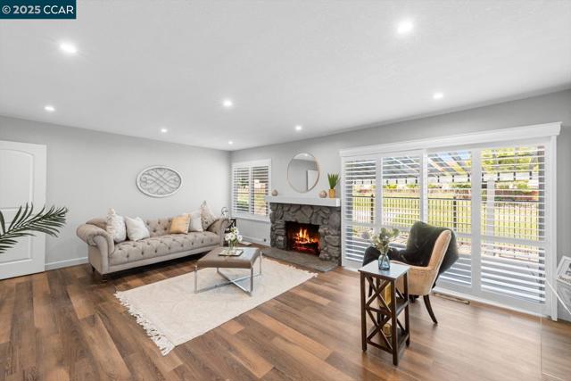 110 Santa Rosa Pl, San Ramon CA: https://media.crmls.org/mediaz/52d6f2b3-1628-4117-8dbc-fa31aa3dcf90.jpg