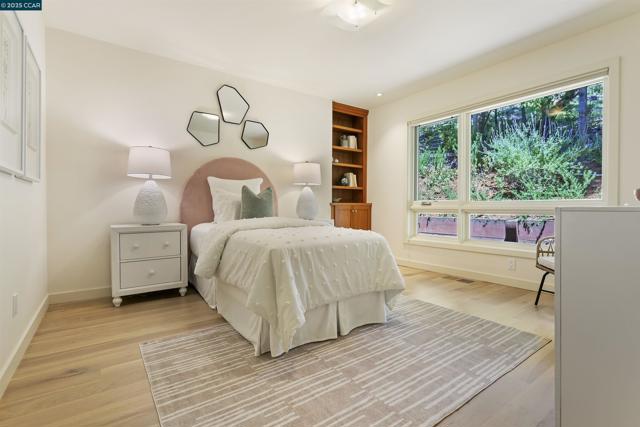 53 Tara Rd, Orinda CA: https://media.crmls.org/mediaz/52d71e0f-3949-47a1-ab49-bcd1a17969f6.jpg