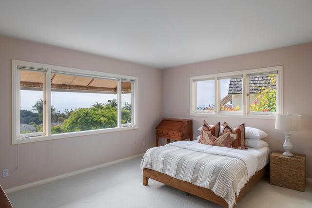 6018 Folsom Drive, La Jolla CA: https://media.crmls.org/mediaz/52d79bb4-1d7f-4f9d-9799-ef8d936e368f.jpg